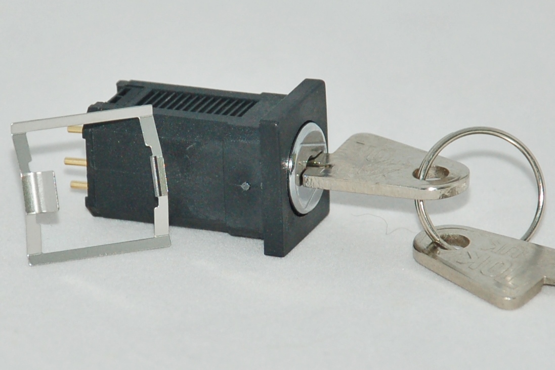 TOK007 3 circuit select key switch